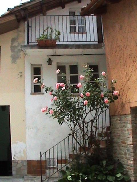 B&B I Colori Dell'Arcobaleno Belvedere Langhe Екстериор снимка