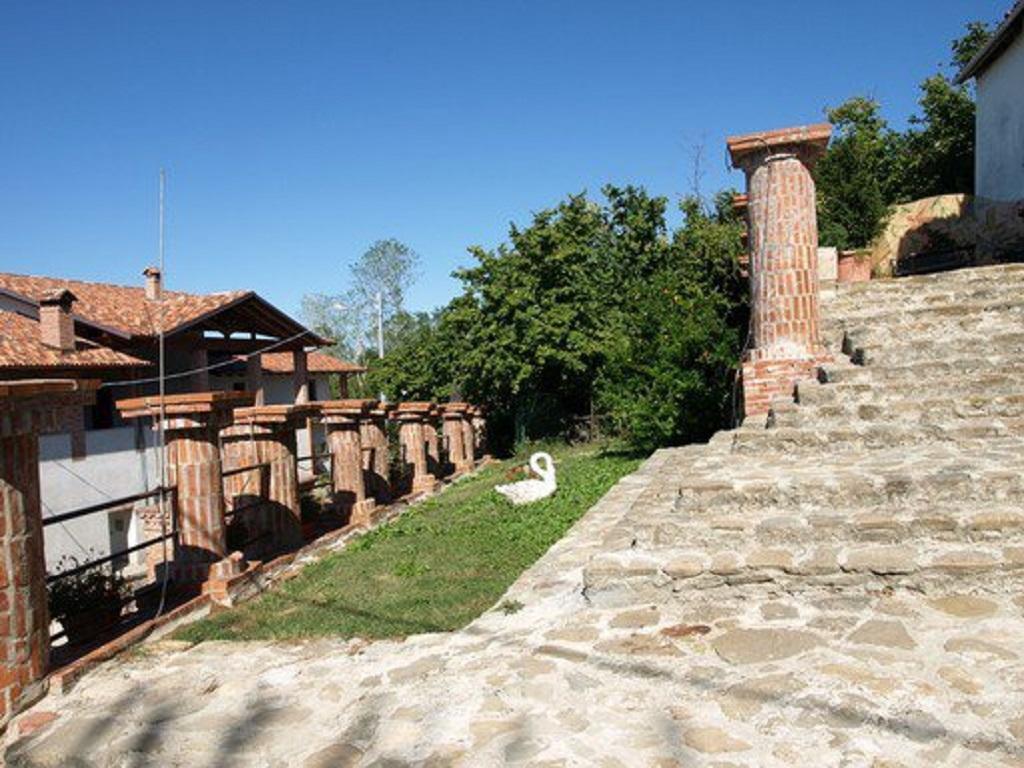 B&B I Colori Dell'Arcobaleno Belvedere Langhe Екстериор снимка