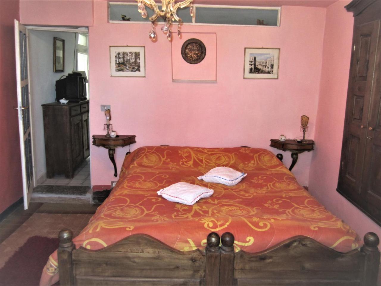 B&B I Colori Dell'Arcobaleno Belvedere Langhe Екстериор снимка