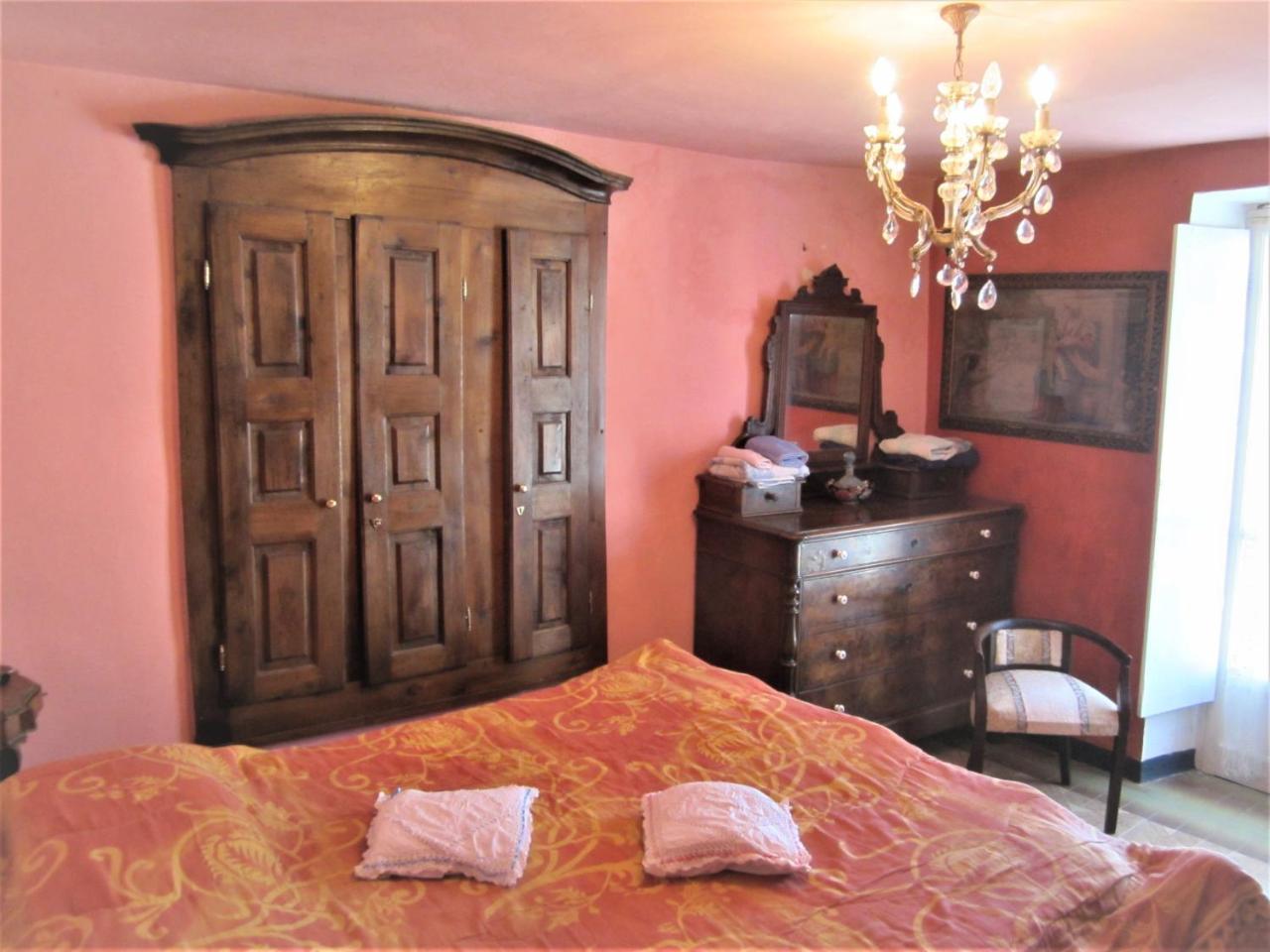 B&B I Colori Dell'Arcobaleno Belvedere Langhe Екстериор снимка